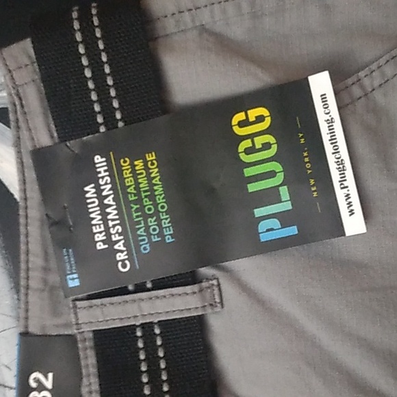 CARGO SHORTS.        "PLUGG CO." SZ 32 GREY MENS/UNISEX - Picture 3 of 11